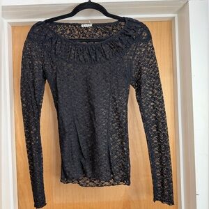 Intimately by Free People Women’s Black Long Sleeve Lace Top. Size: Small